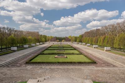 Durch den Treptower Park